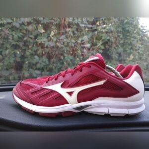 Mizuno Red and White Athletic Shoes Men Size 12.5